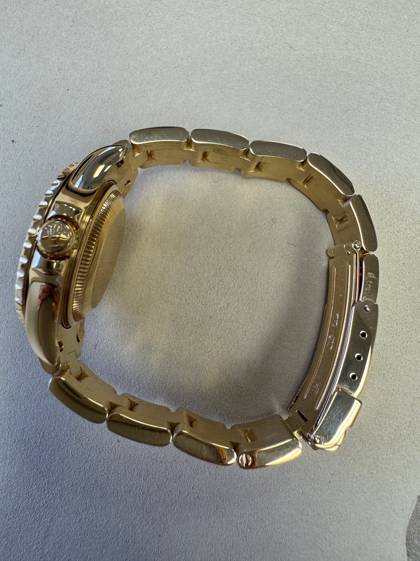 Rolex Yacht-Master 29
Ref: 69628
Year: 1995