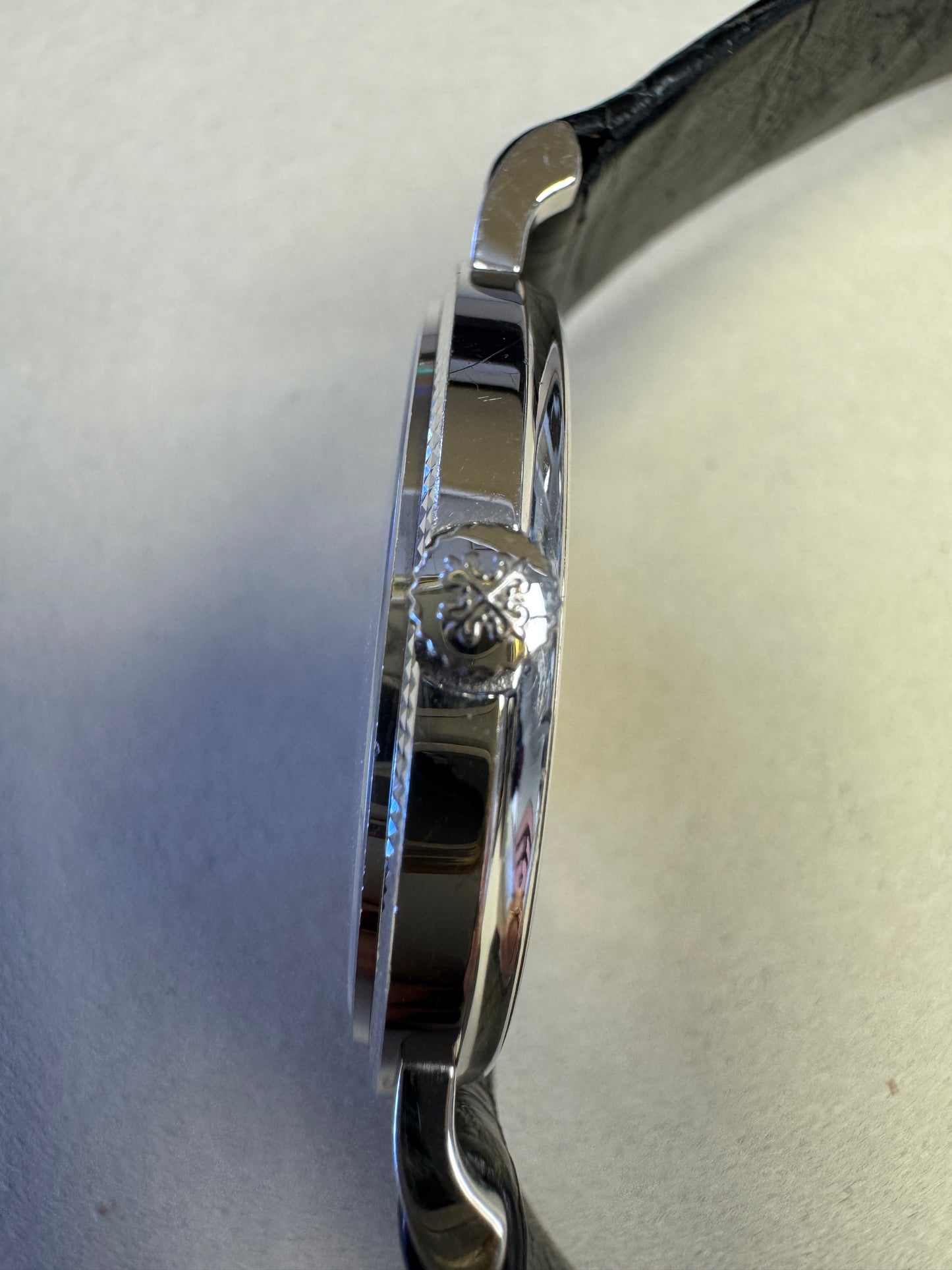 Patek Philippe Calatrava
White Gold 5120G UNPOLISHED