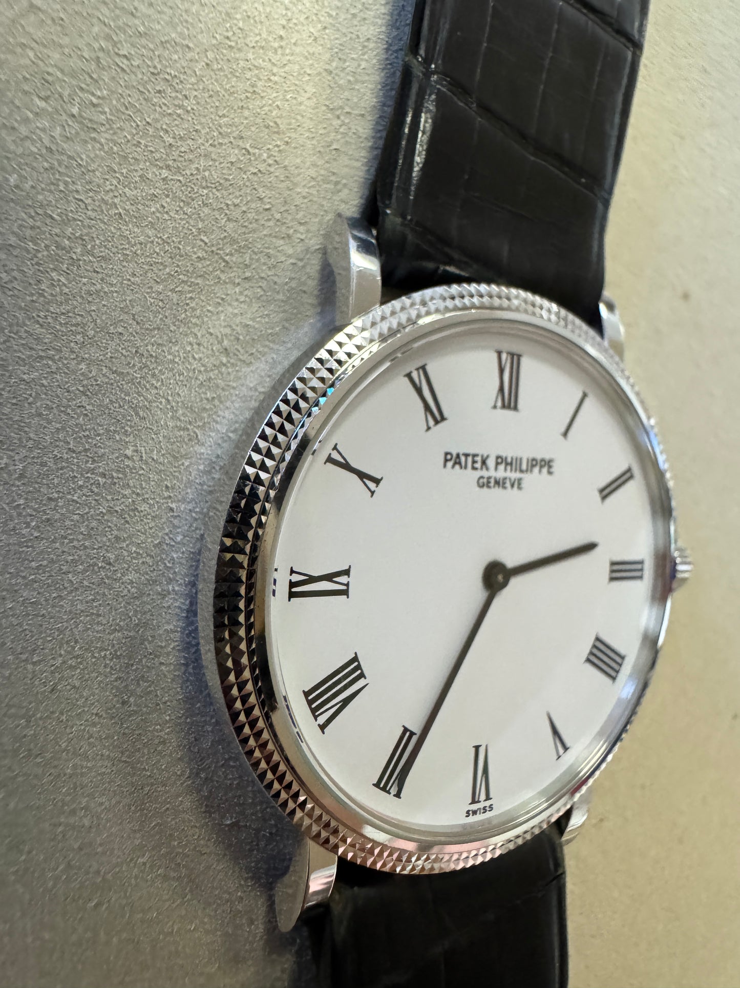 Patek Philippe Calatrava
White Gold 5120G UNPOLISHED