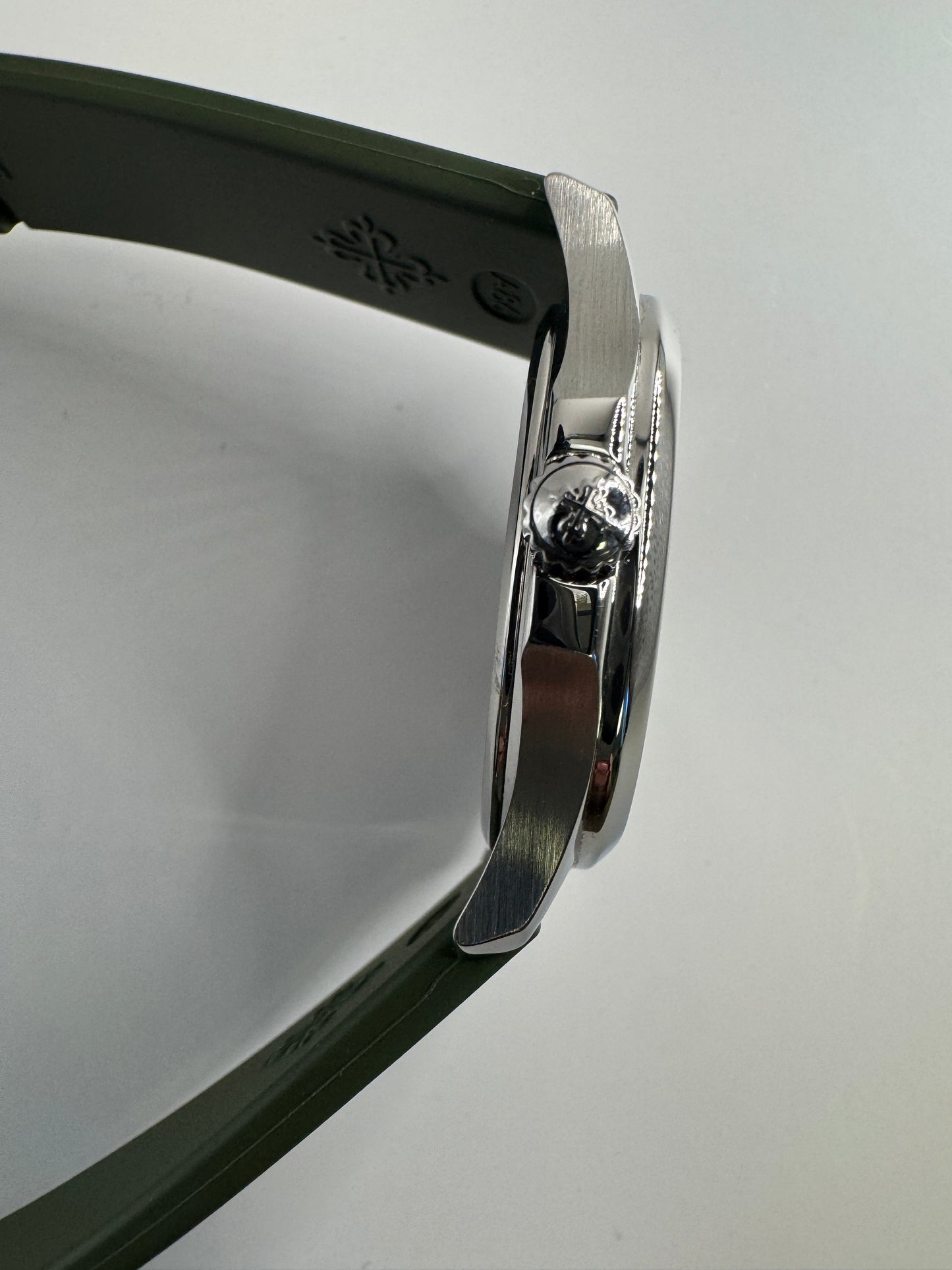 Patek Philippe Aquanaut
Luce GREEN UNCUT STRAP STICKER