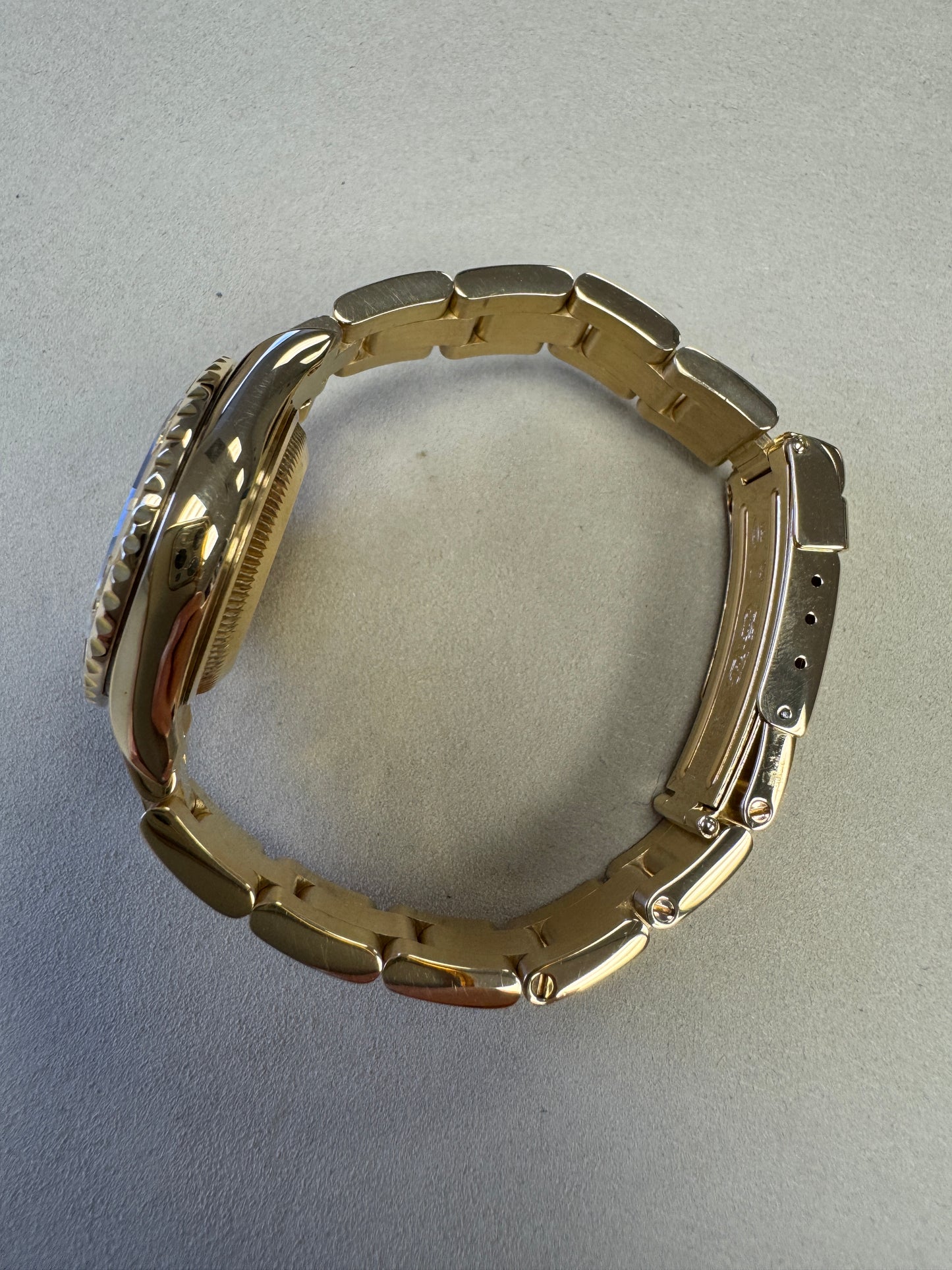 Rolex Yacht-Master 29
Ref: 69628
Year: 1995