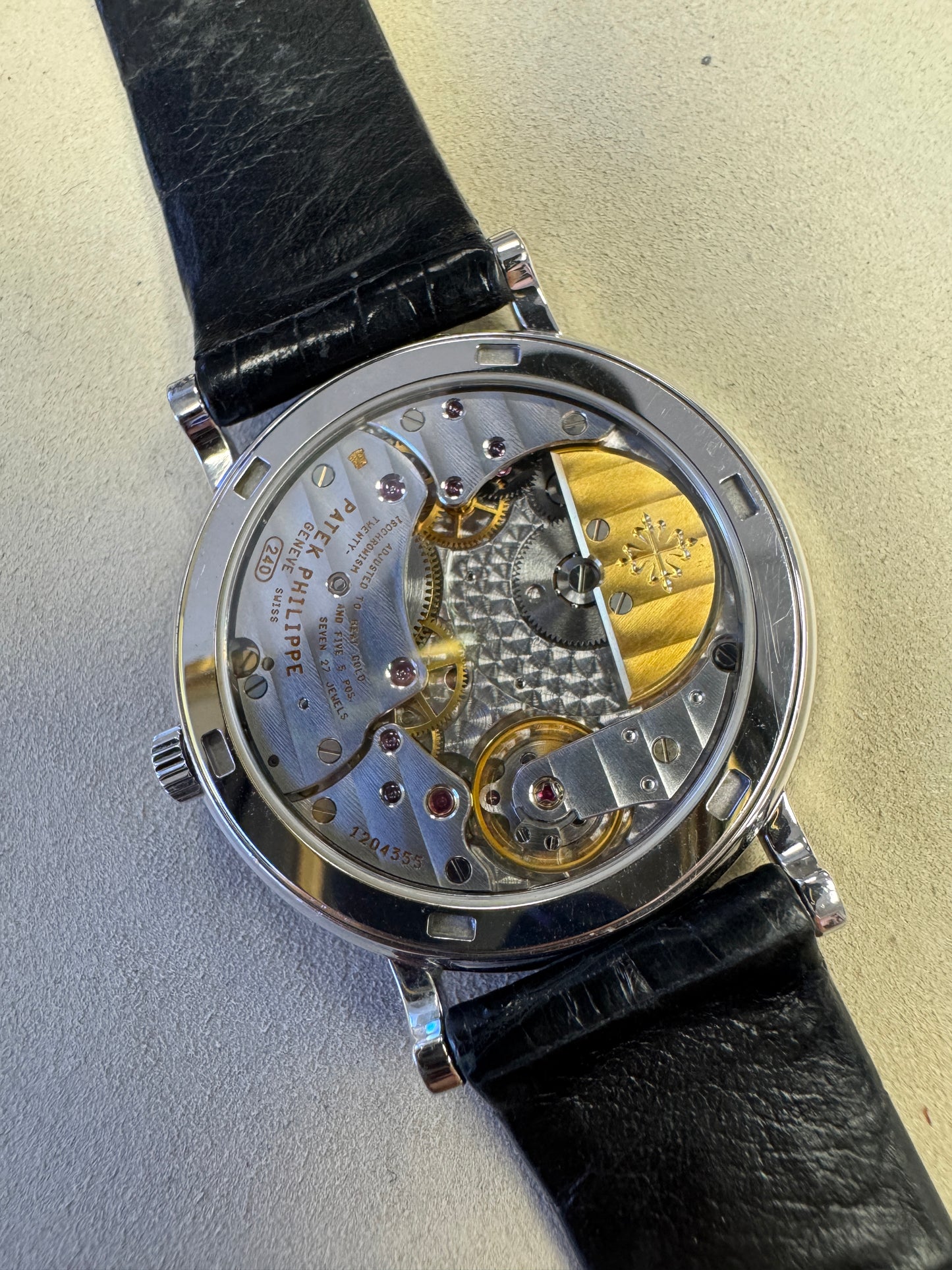 Patek Philippe Calatrava
White Gold 5120G UNPOLISHED