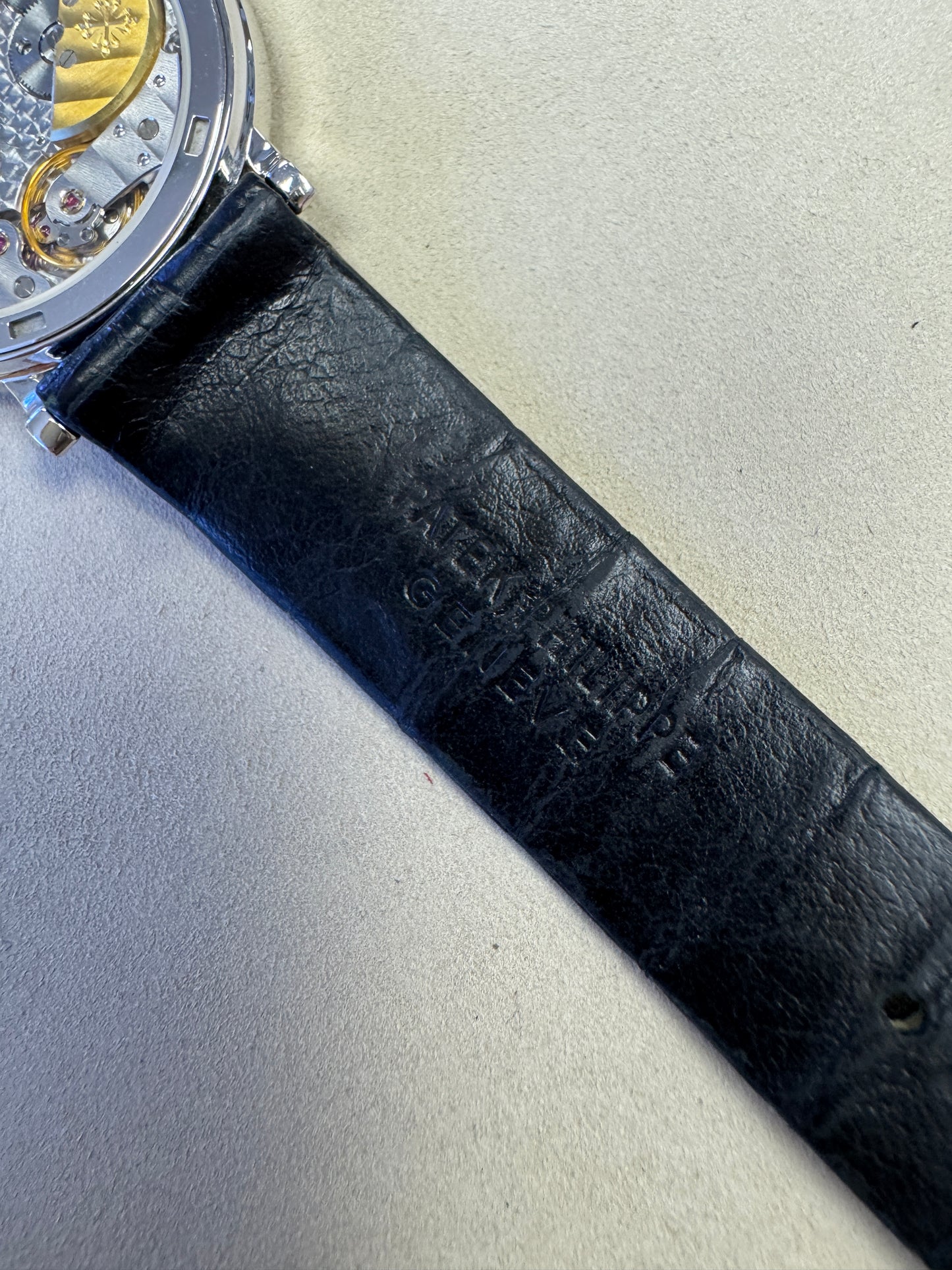 Patek Philippe Calatrava
White Gold 5120G UNPOLISHED