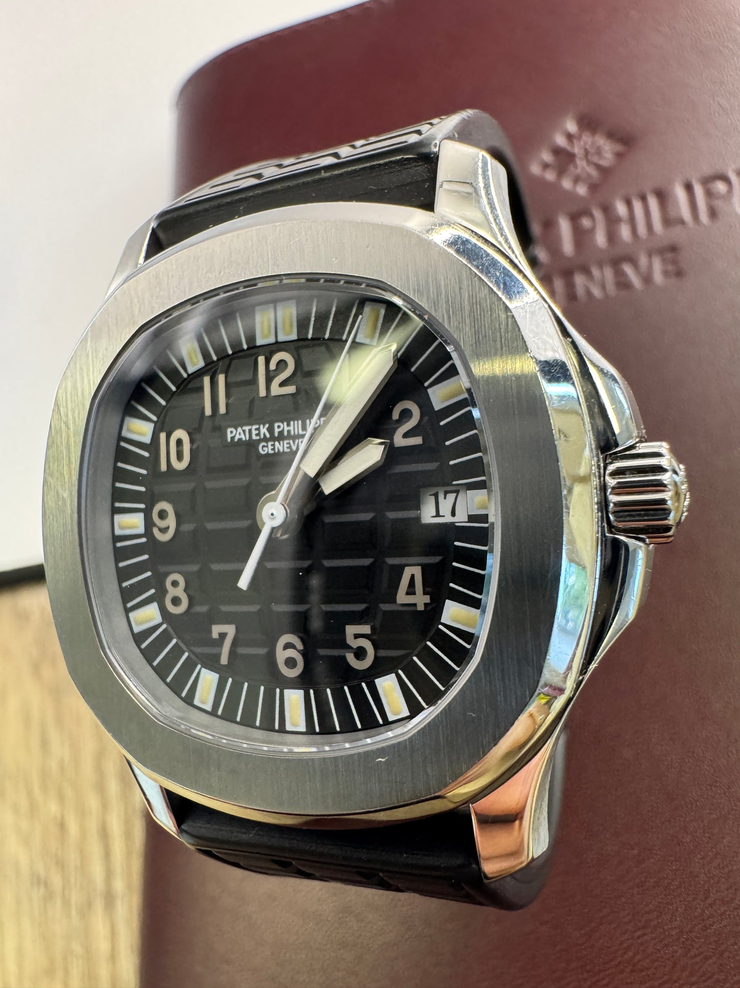 Patek Philippe Aquanaut
WARRANTY