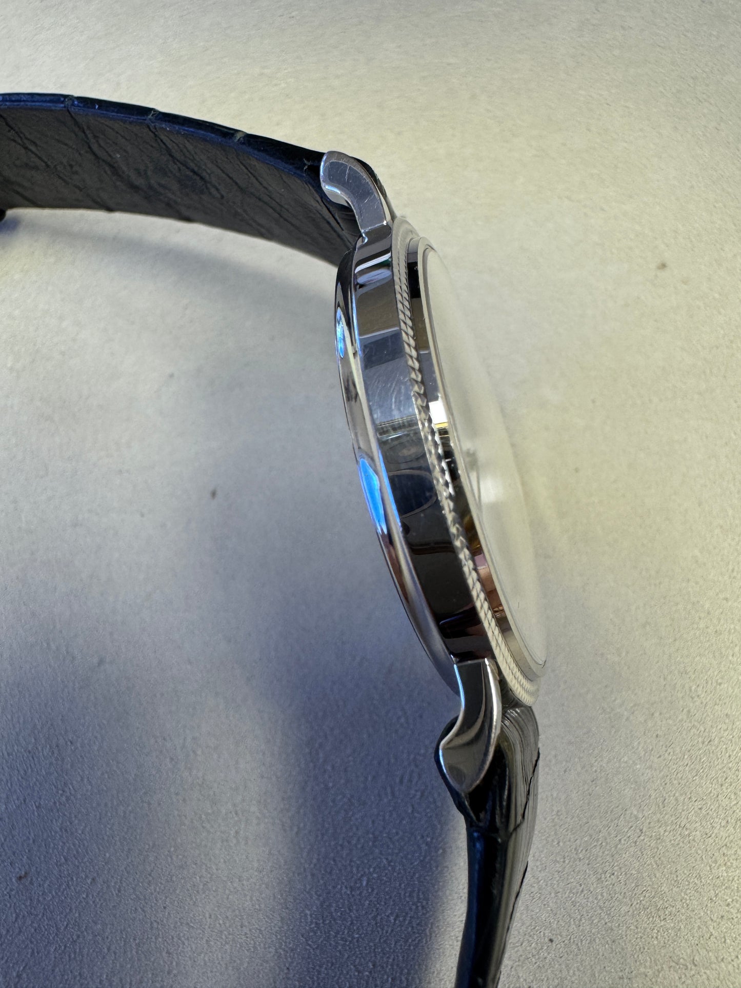Patek Philippe Calatrava
White Gold 5120G UNPOLISHED