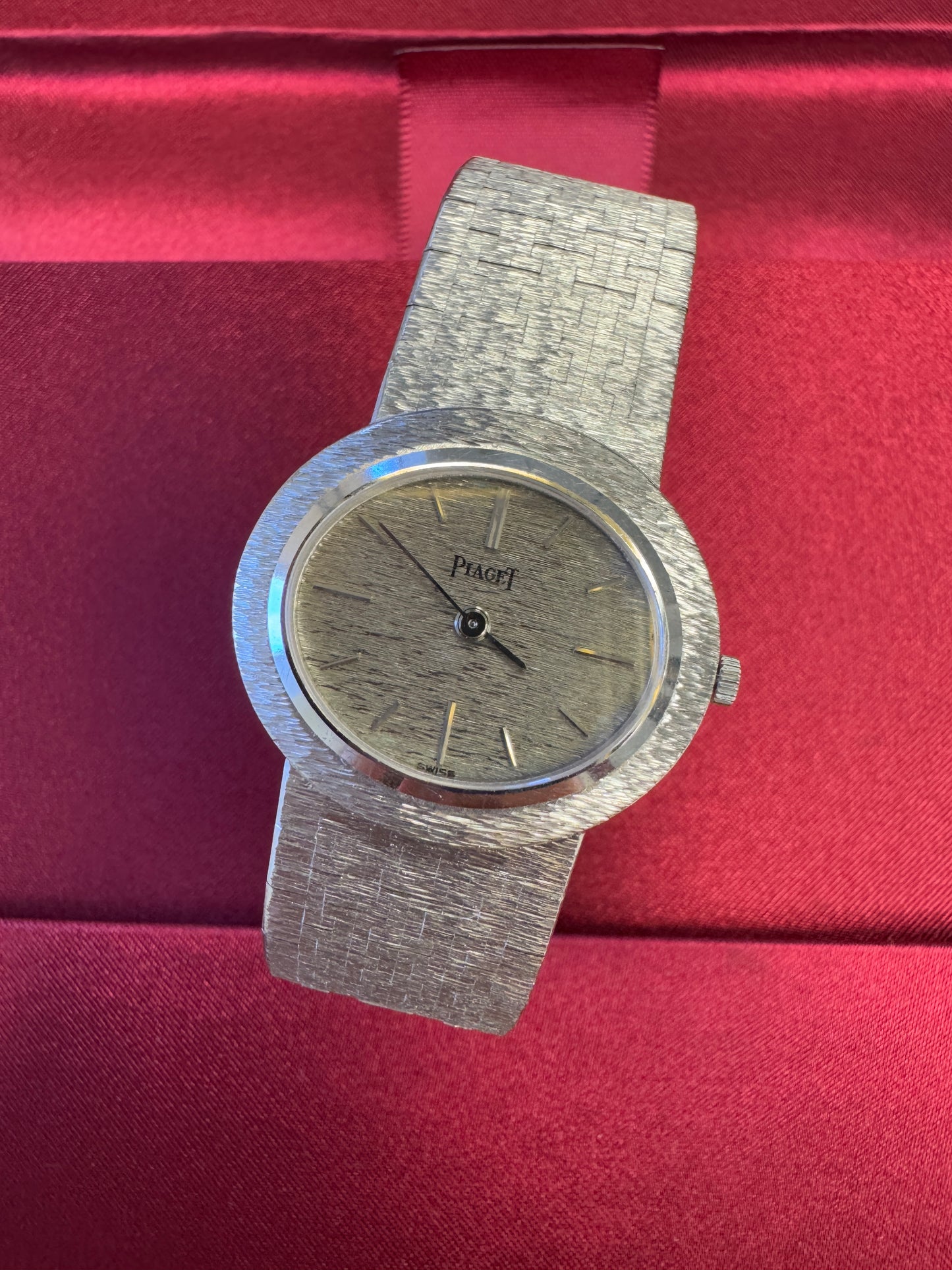 Piaget
Ellipse 18k white gold