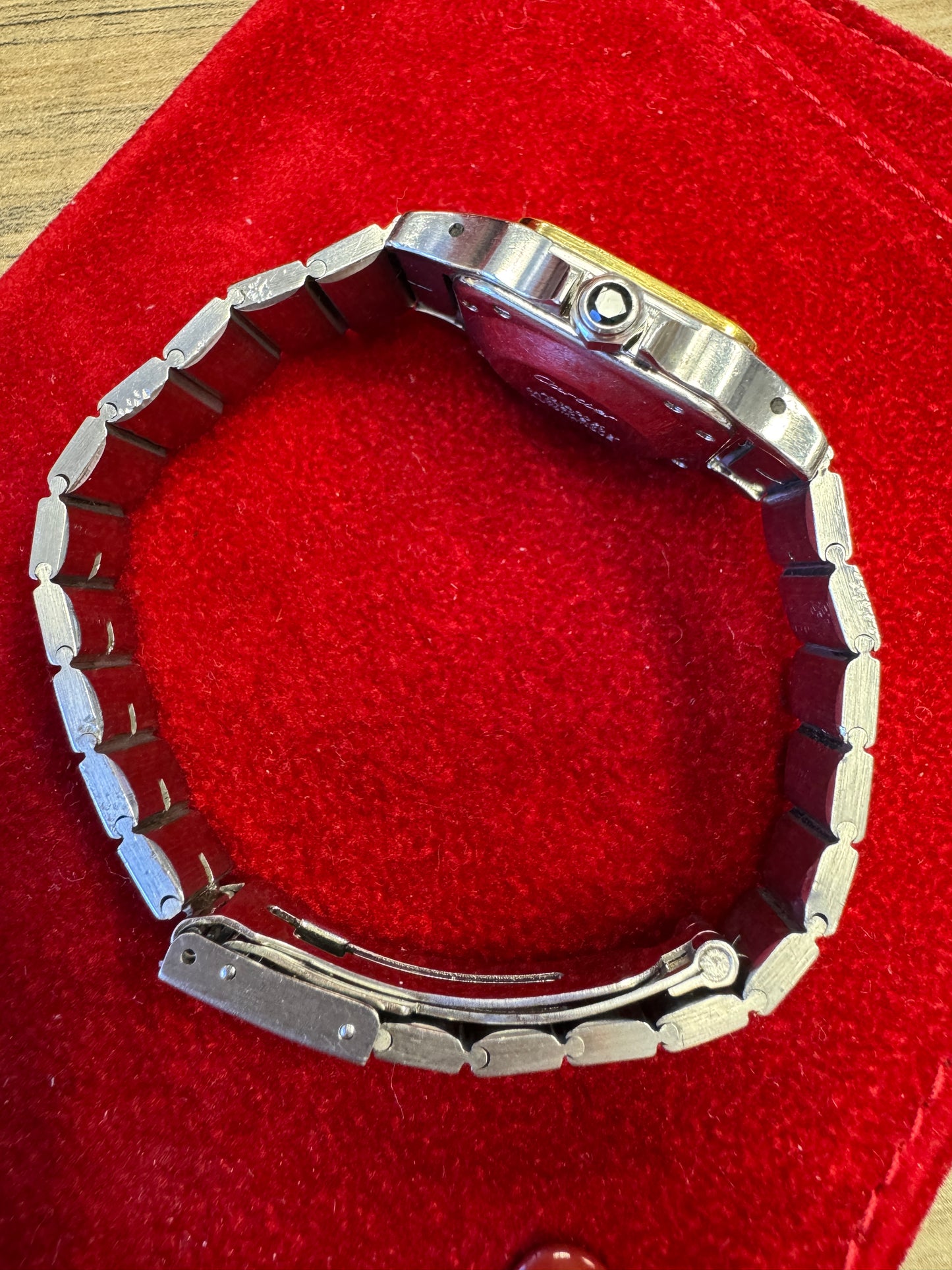 Cartier Santos
Lady Two Tone 18k gold WARRANTY BOOKLET TRAVEL POUCH