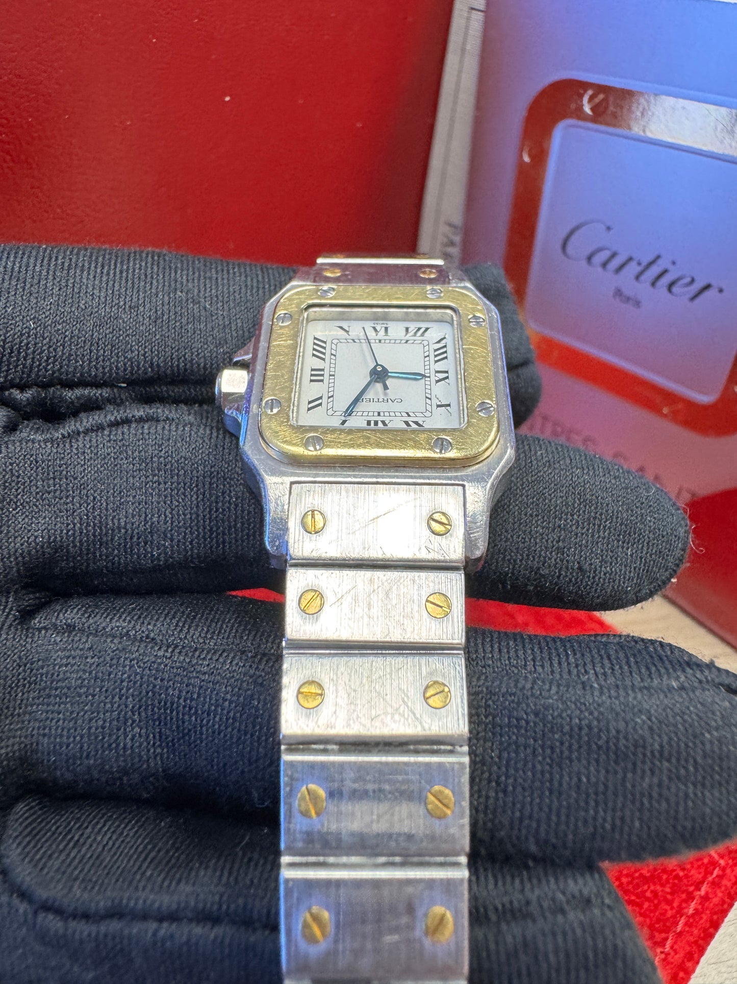 Cartier Santos
Lady Two Tone 18k gold WARRANTY BOOKLET TRAVEL POUCH