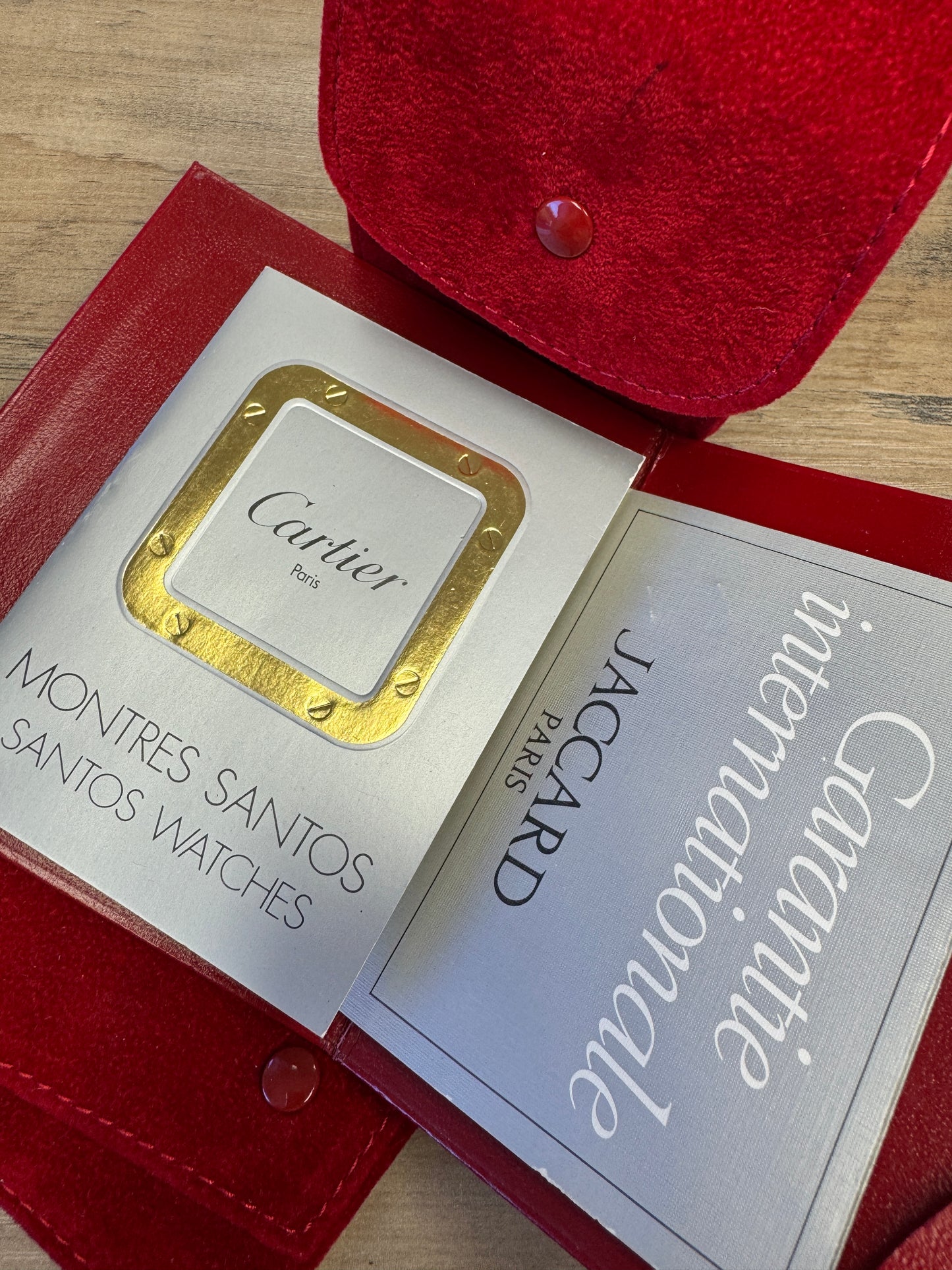 Cartier Santos
Lady Two Tone 18k gold WARRANTY BOOKLET TRAVEL POUCH