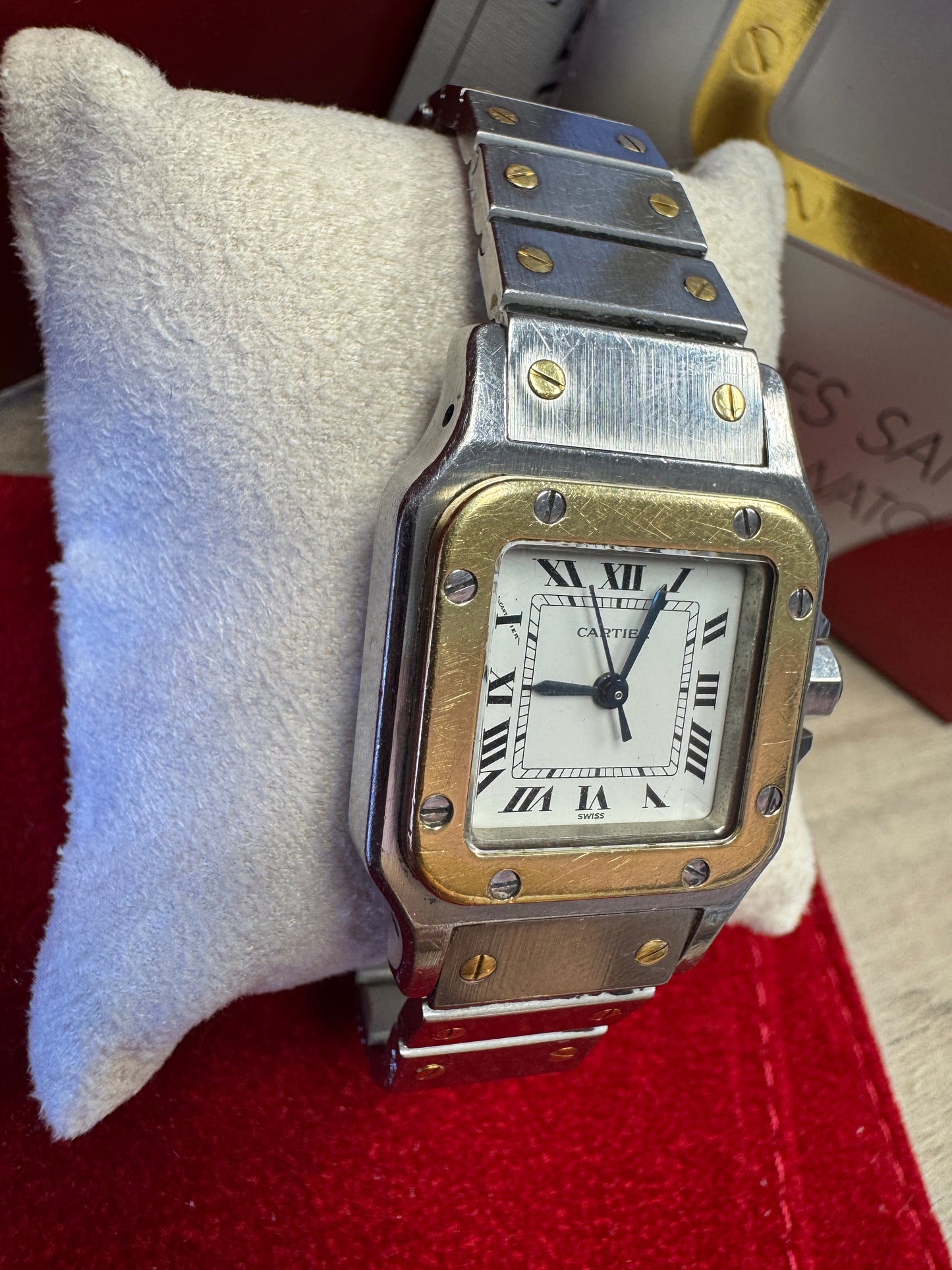 Cartier Santos
Lady Two Tone 18k gold WARRANTY BOOKLET TRAVEL POUCH