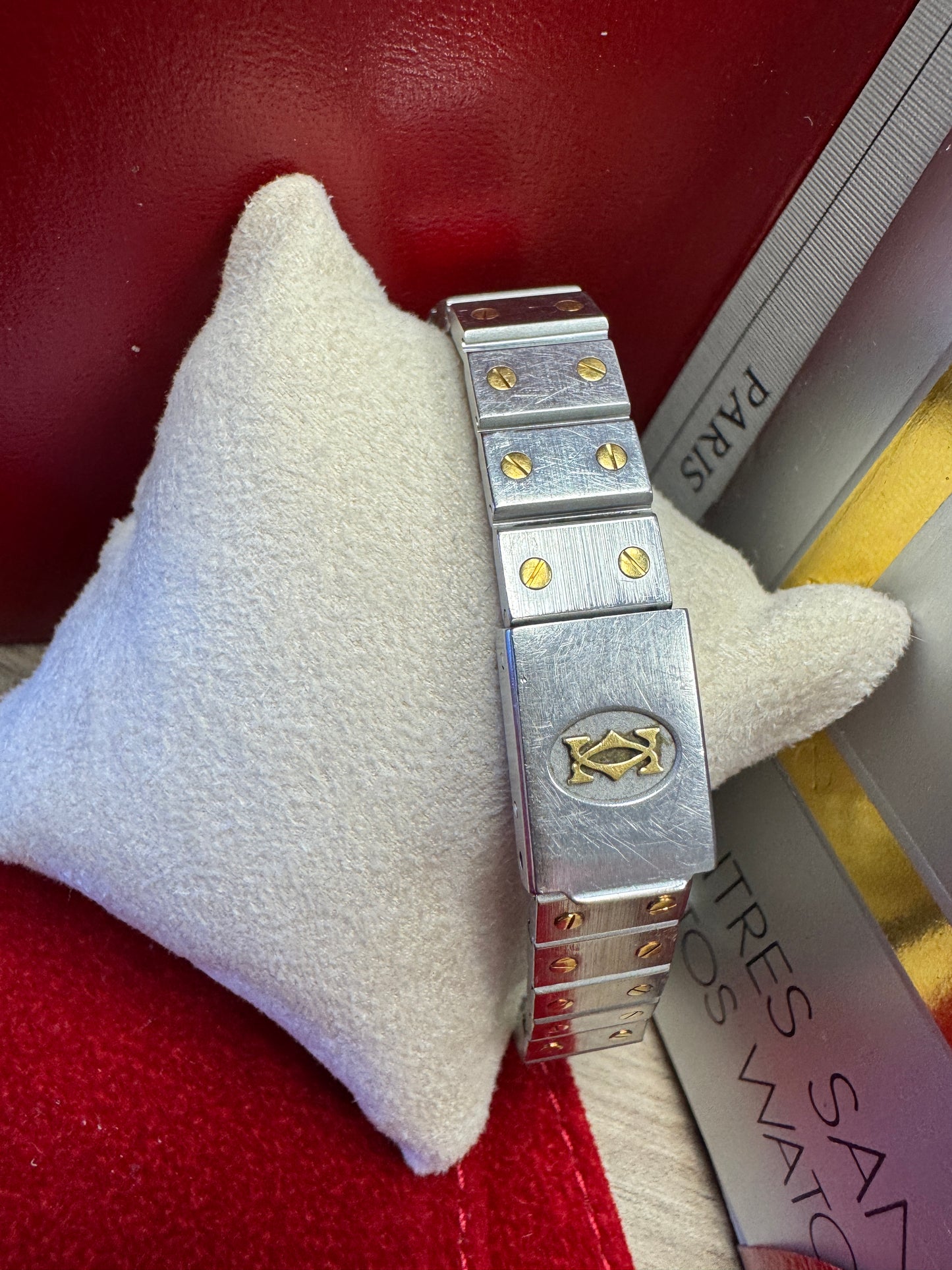 Cartier Santos
Lady Two Tone 18k gold WARRANTY BOOKLET TRAVEL POUCH