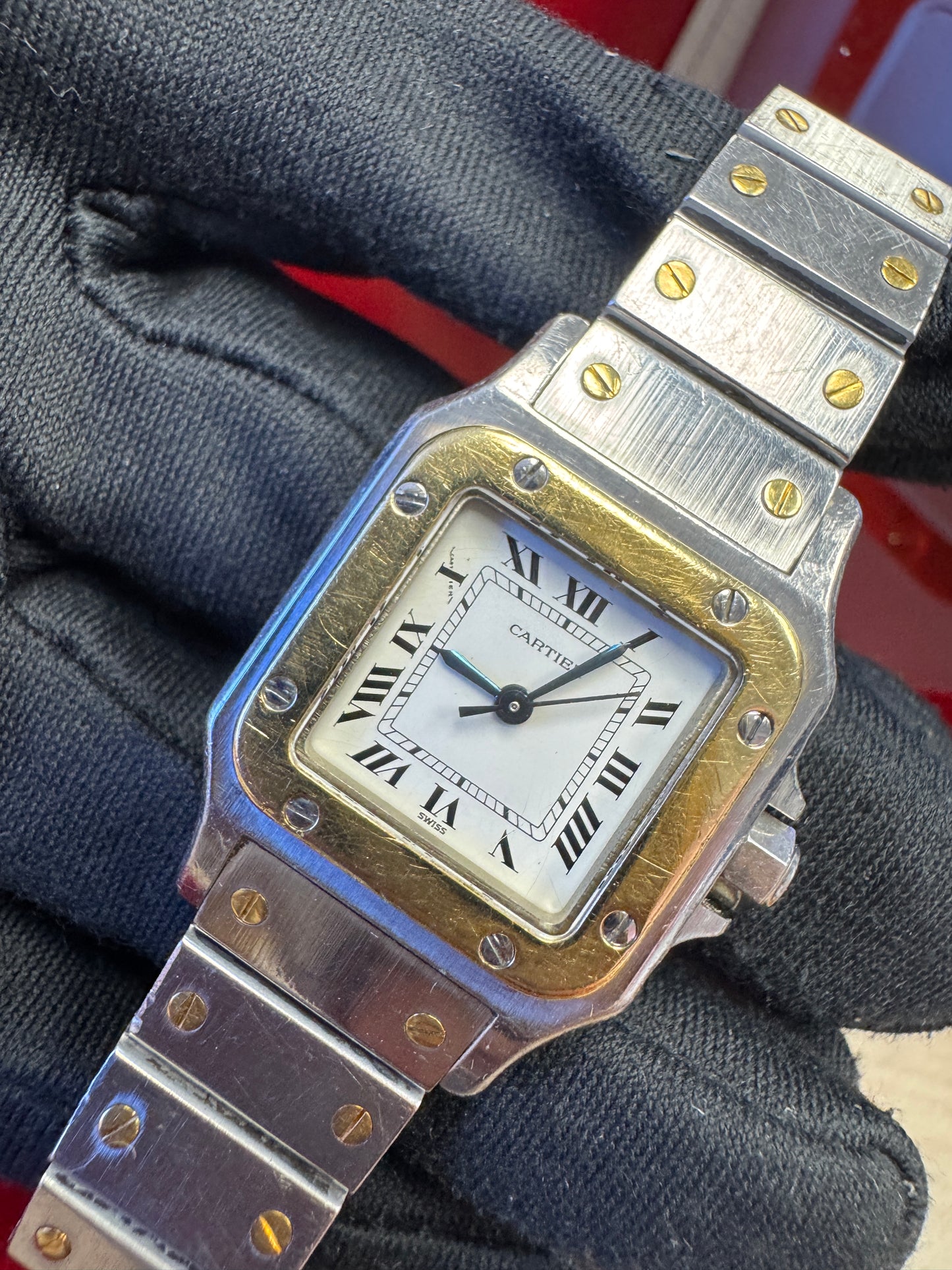 Cartier Santos
Lady Two Tone 18k gold WARRANTY BOOKLET TRAVEL POUCH