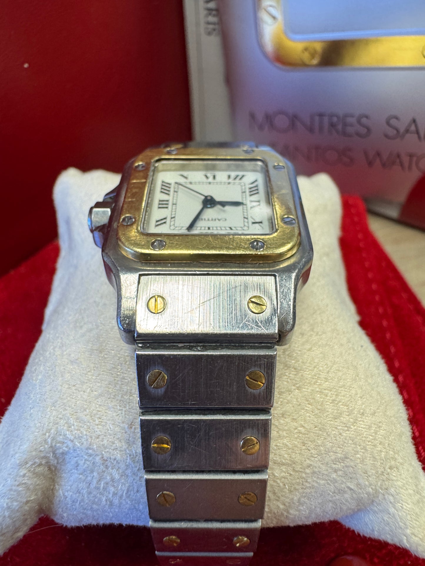 Cartier Santos
Lady Two Tone 18k gold WARRANTY BOOKLET TRAVEL POUCH