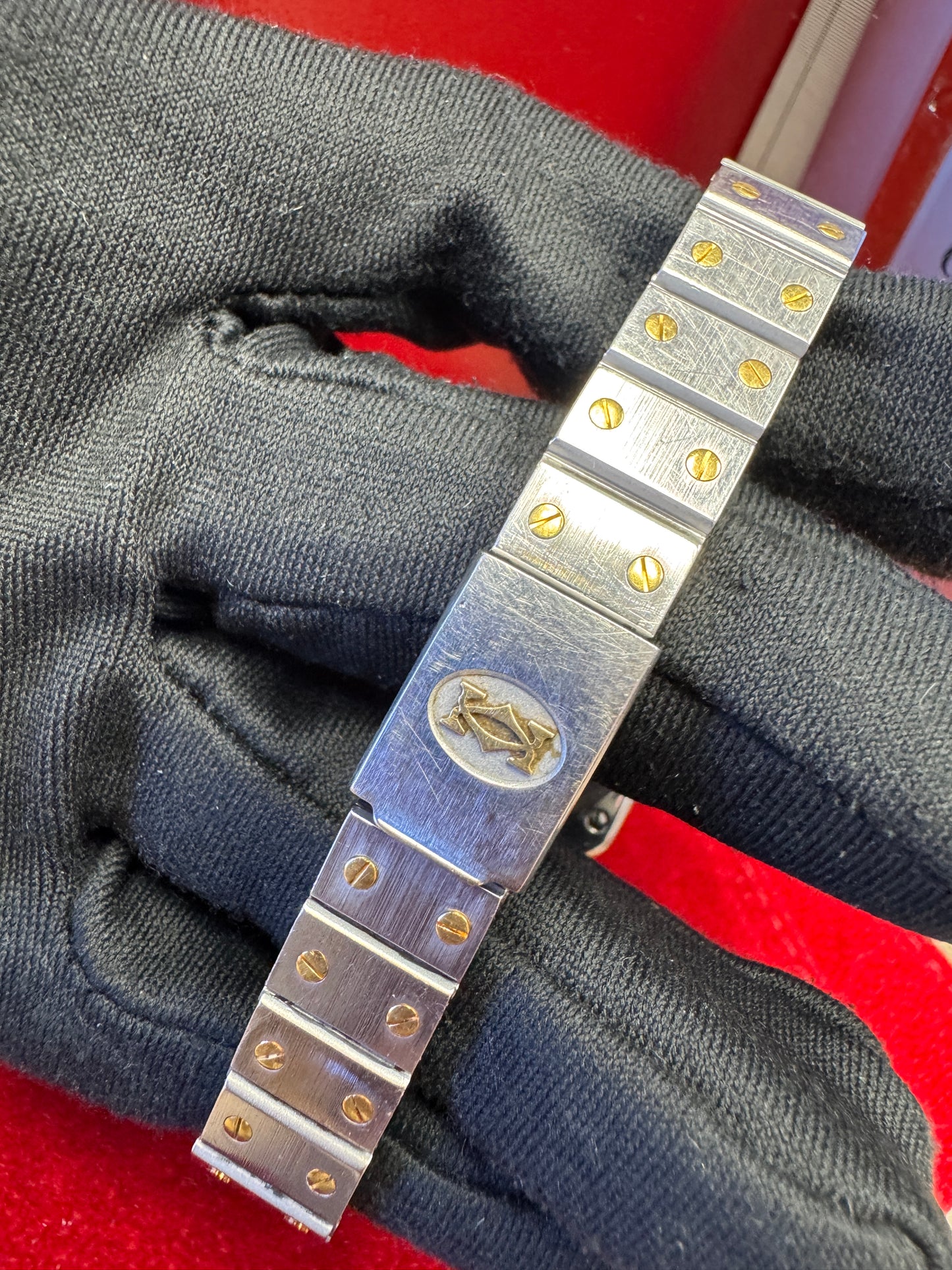 Cartier Santos
Lady Two Tone 18k gold WARRANTY BOOKLET TRAVEL POUCH