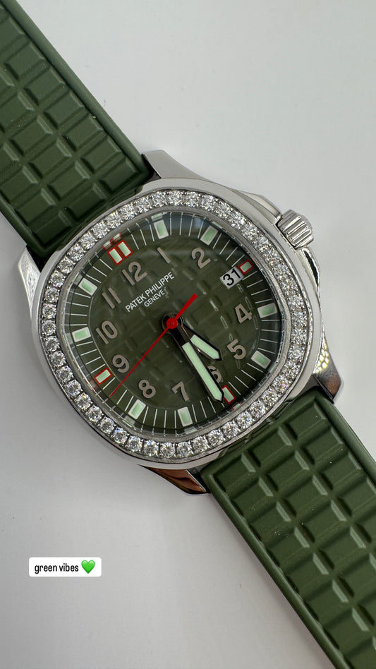 Patek Philippe Aquanaut
Luce GREEN UNCUT STRAP STICKER