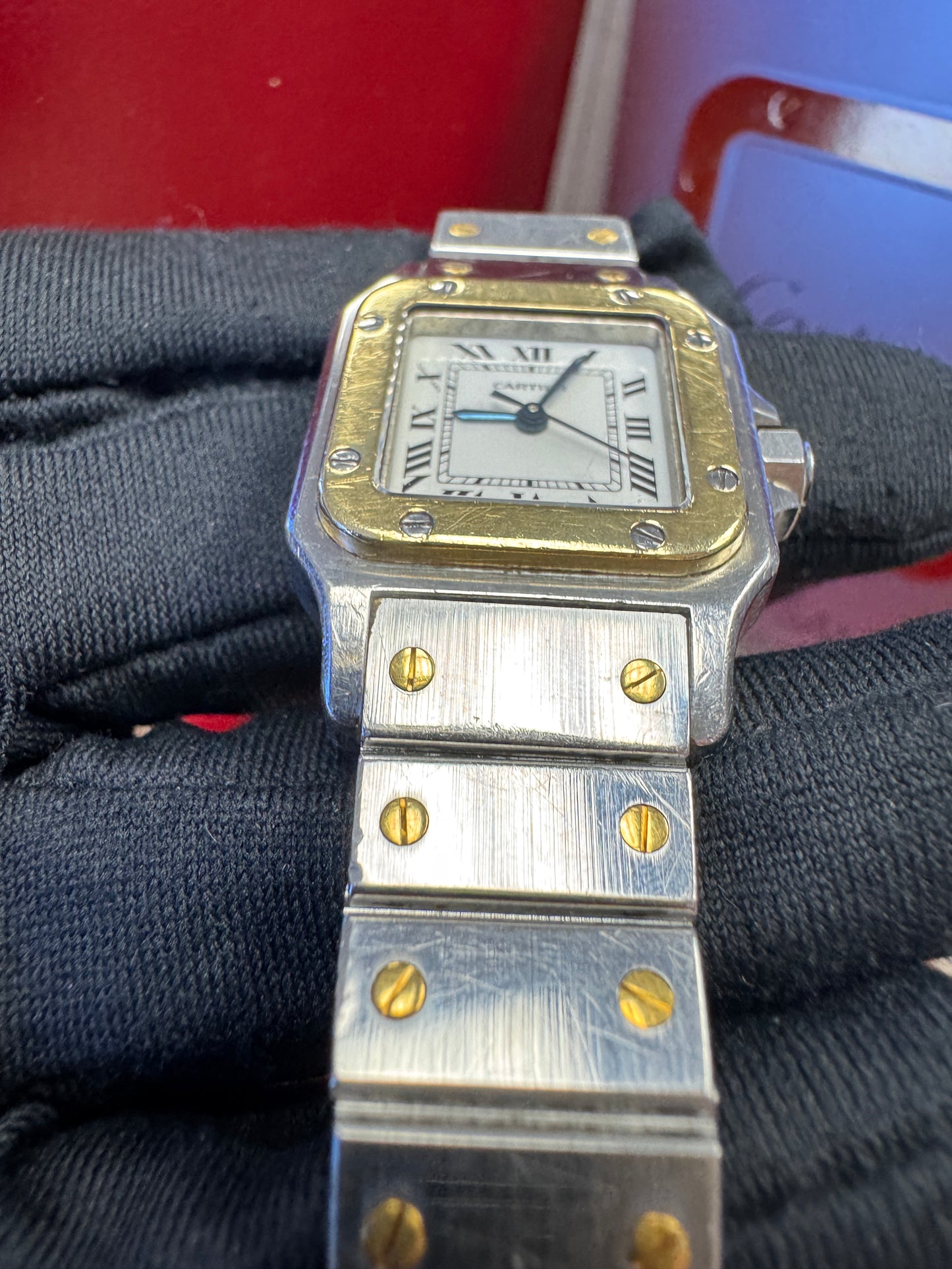 Cartier Santos
Lady Two Tone 18k gold WARRANTY BOOKLET TRAVEL POUCH