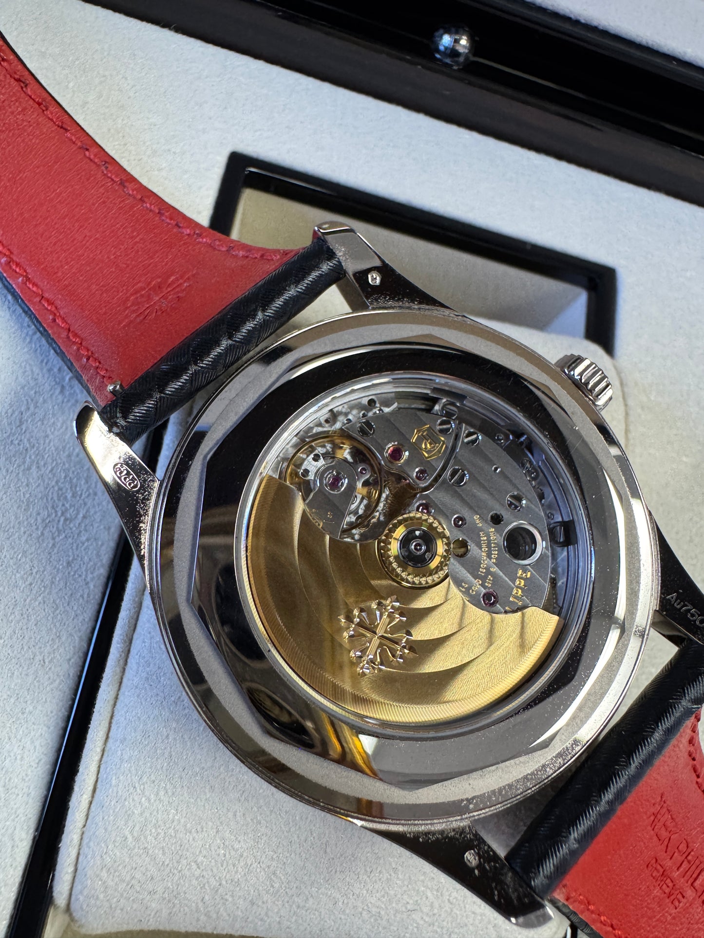 Patek Philippe Calatrava
Black FULL SET 2023