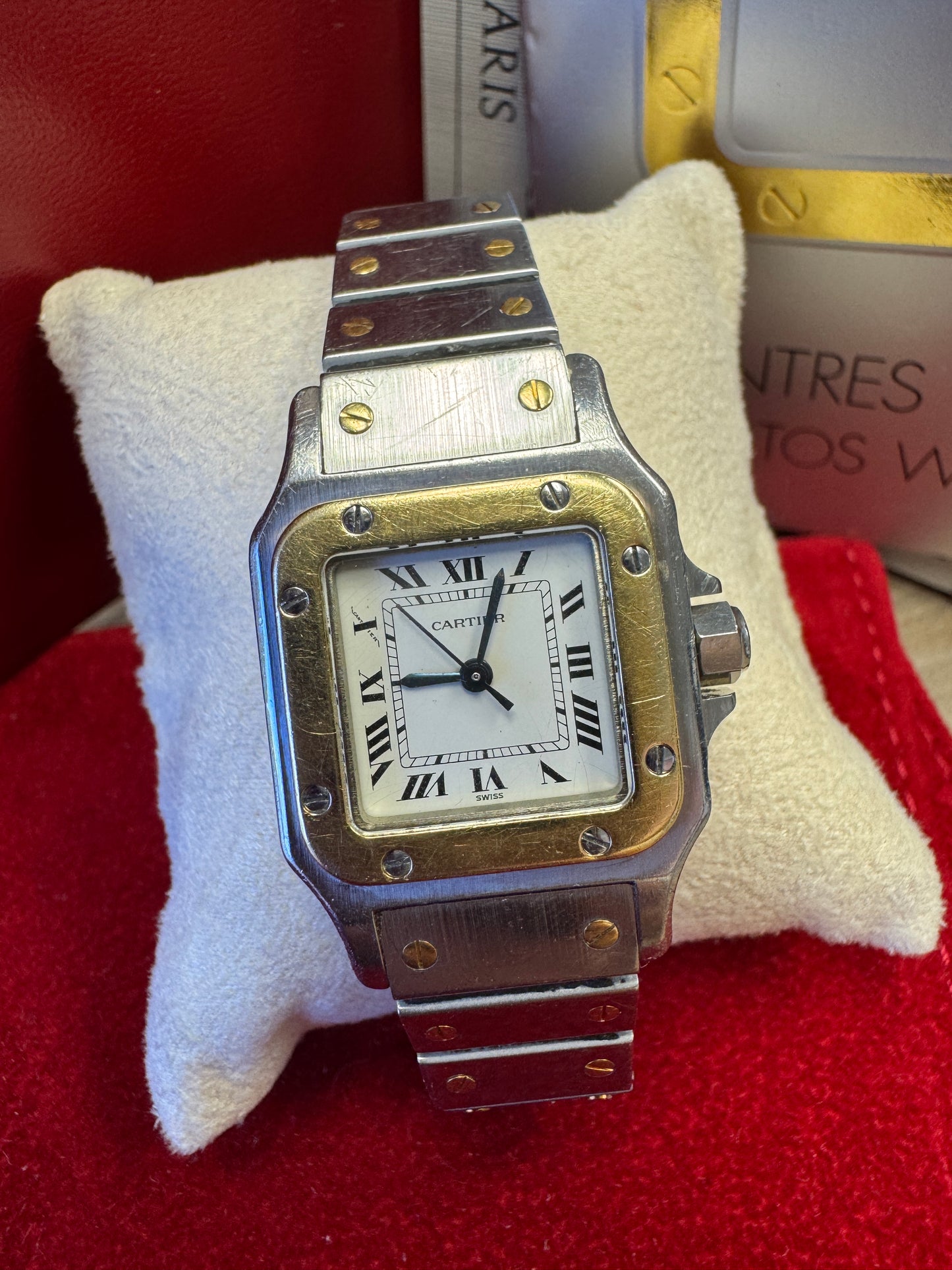 Cartier Santos
Lady Two Tone 18k gold WARRANTY BOOKLET TRAVEL POUCH