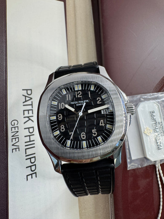 Patek Philippe Aquanaut
WARRANTY