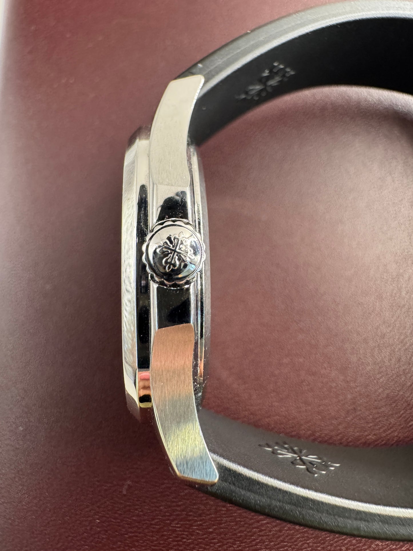 Patek Philippe Aquanaut
WARRANTY