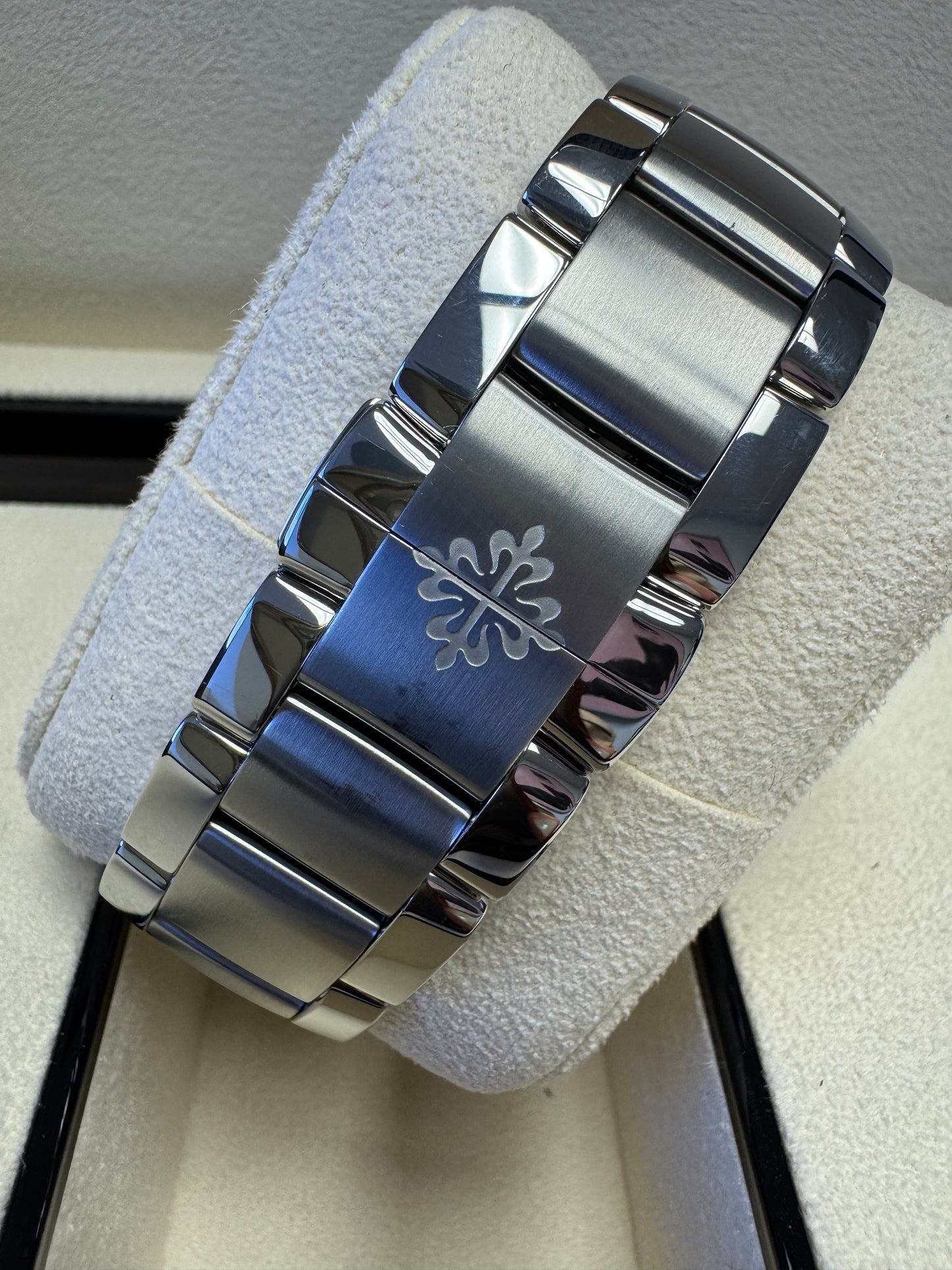 Patek Philippe Annual Calendar Chronograph
Complications FULL SET 2022