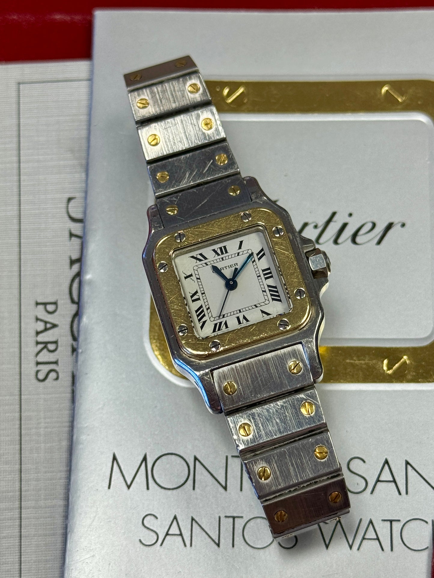 Cartier Santos
Lady Two Tone 18k gold WARRANTY BOOKLET TRAVEL POUCH